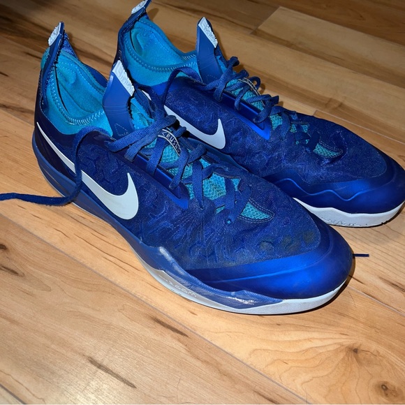 Nike Crusaders Basketball Shoes - Picture 3 of 5